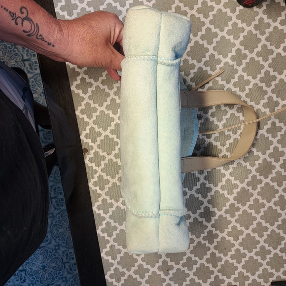 Ugg purse. Small, Super cute - Picture 8 of 9